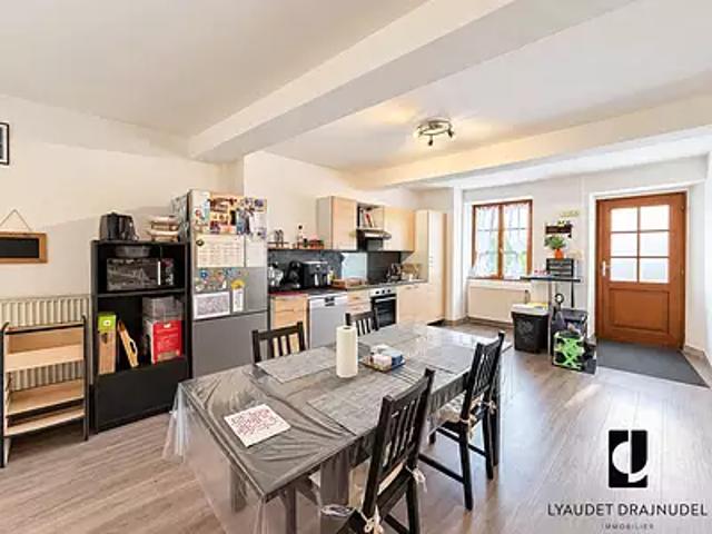 Appartement vente à La Croix, Saint-Symphorien-de-Lay
