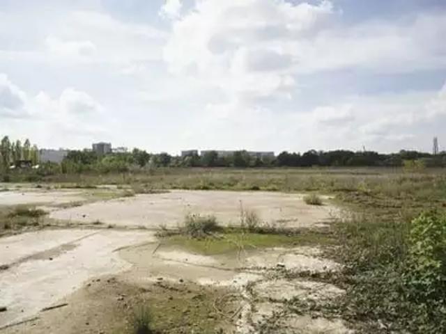 Terrain vente à Saint-vulbas, Ain