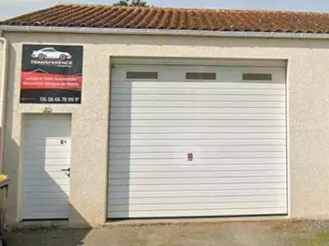 Garage vente à Les Pannes, Saint-Xandre