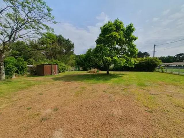 Terrain vente à France métropolitaine, Saint-yzan-de-soudiac