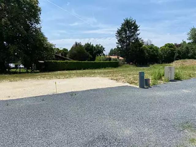 Terrain vente à France métropolitaine, Saint-yzan-de-soudiac