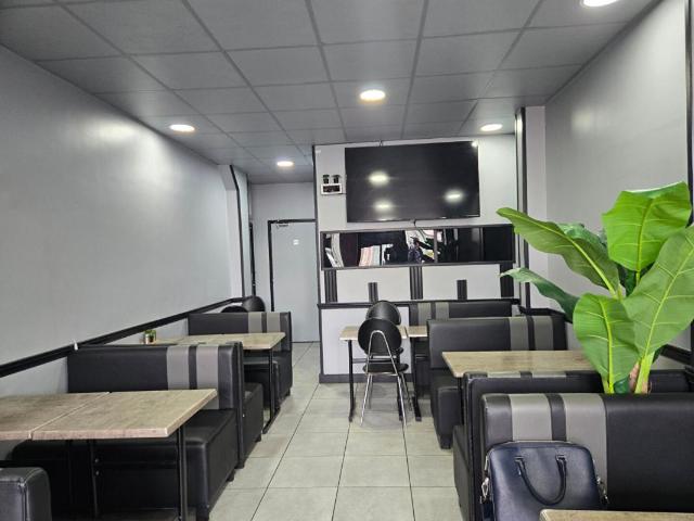 Local Commercial vente à Palaiseau, Sainte-geneviève-des-bois