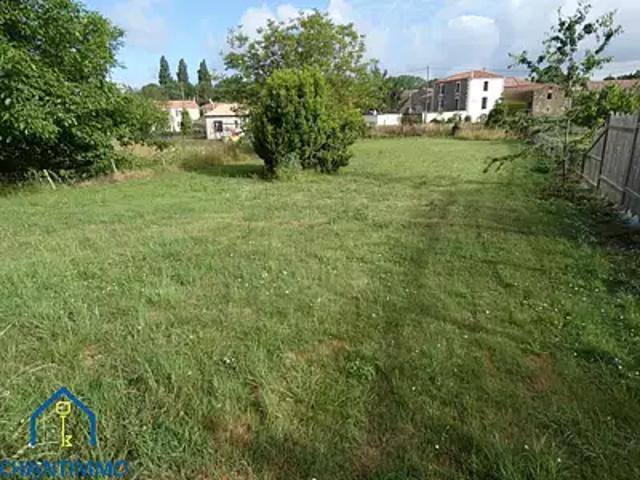 Terrain vente à Fontenay-le-Comte, Sainte-hermine