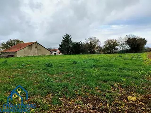 Terrain vente à Fontenay-le-Comte, Sainte-hermine