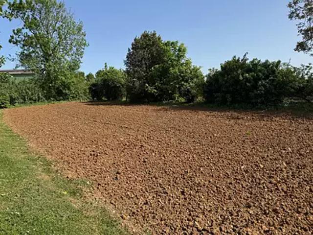 Terrain vente à Fontenay-le-Comte, Sainte-hermine