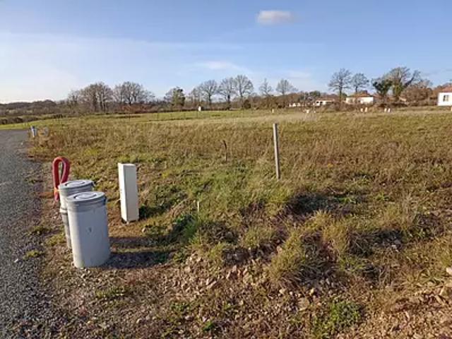 Terrain vente à Fontenay-le-Comte, Sainte-hermine