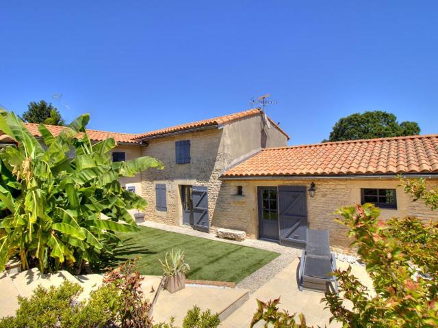 Maison vente à Parthenay, Sainte-ouenne