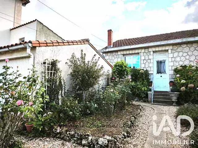 Maison vente à Saint-Vivien, Saintes