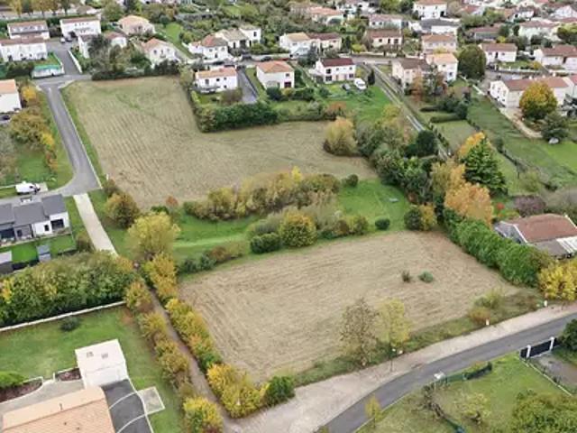 Terrain vente à Saintes