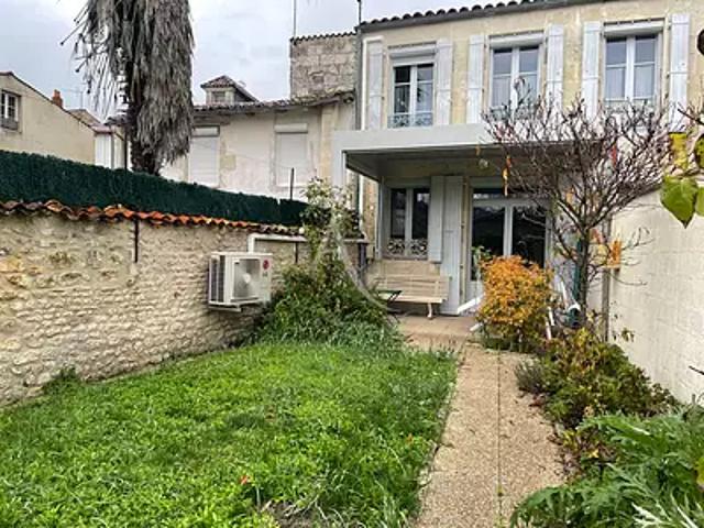 Maison location à Saint-Vivien, Saintes