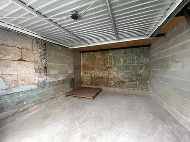 Garage location à Saintes