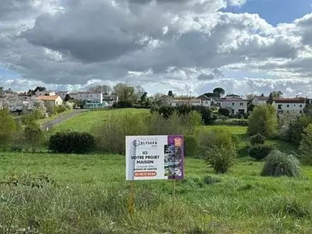 Terrain vente à Saintes