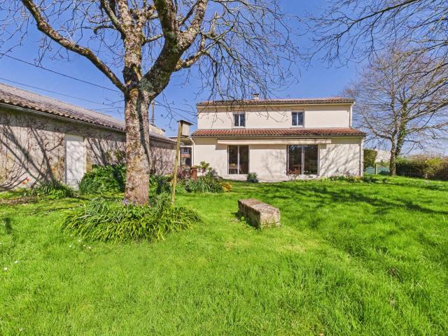 Maison vente à Saintes