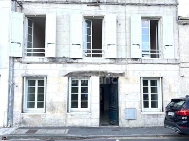 Maison vente à France métropolitaine, Saintes