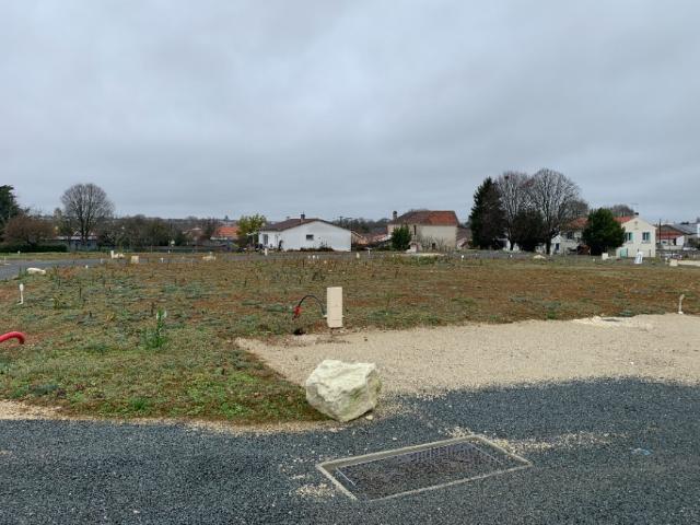 Terrain vente à Saintes