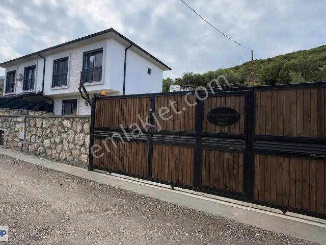 Karaburun, İzmir içerisinde kiralık Villa