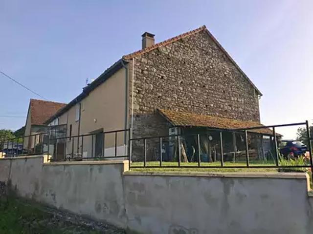 Maison vente à La Forêt, Saisy