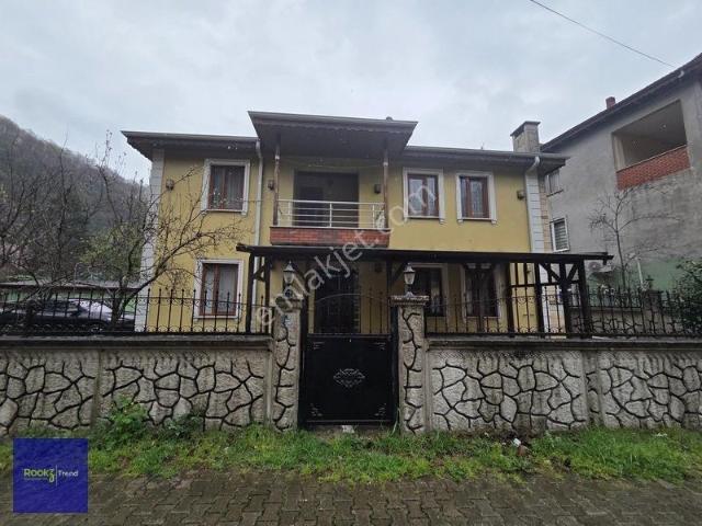 Doğançay, Geyve içerisinde satılık Villa