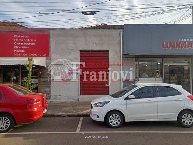 Quarto aluguel em Arapongas, Região Geográfica Intermediária de Londrina