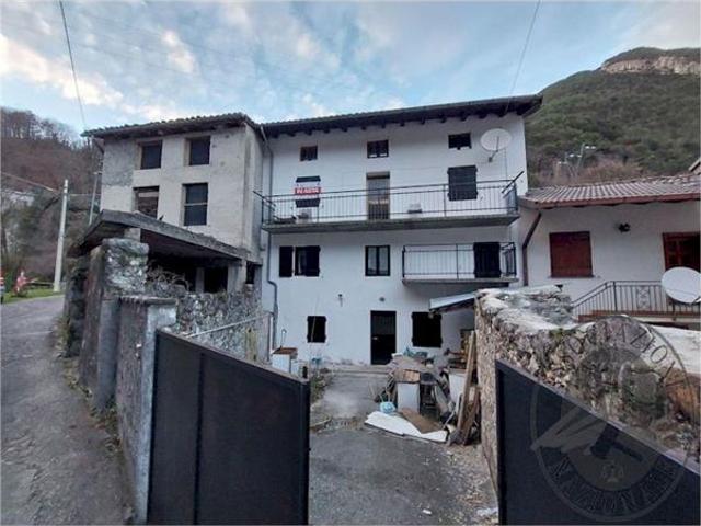 Locale Commerciale in vendita a Moggio Udinese, Friuli-Venezia Giulia