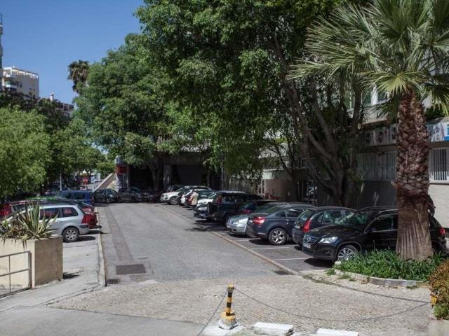 Escritório alugar em Núcleo Urbano Histórico de Algés, Oeiras