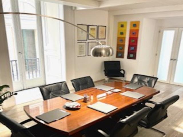Ufficio in affitto a Municipalità 1, Pizzofalcone