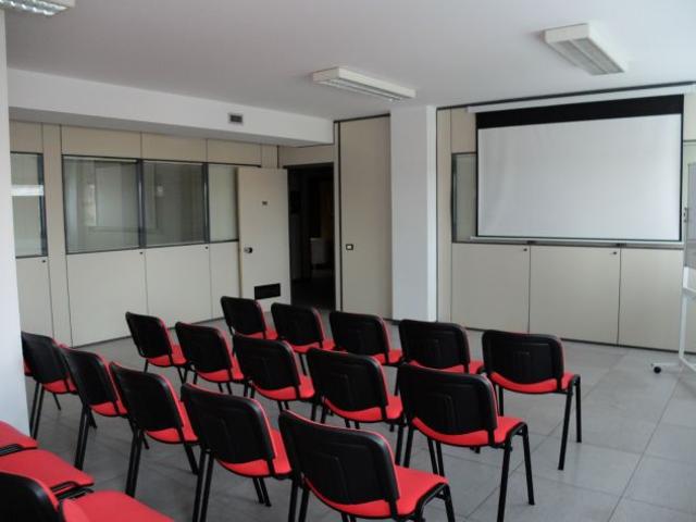 Locale Commerciale in affitto a Mestre-Carpenedo, Venezia