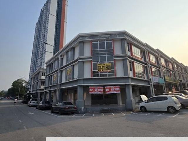 Shop for rent in Tanjong Sepat, Selangor