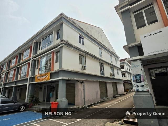 Shop for rent in Tanjong Sepat, Selangor