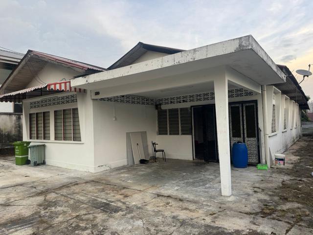 Townhouse for rent in Country Heights Damansara, Kuala Lumpur