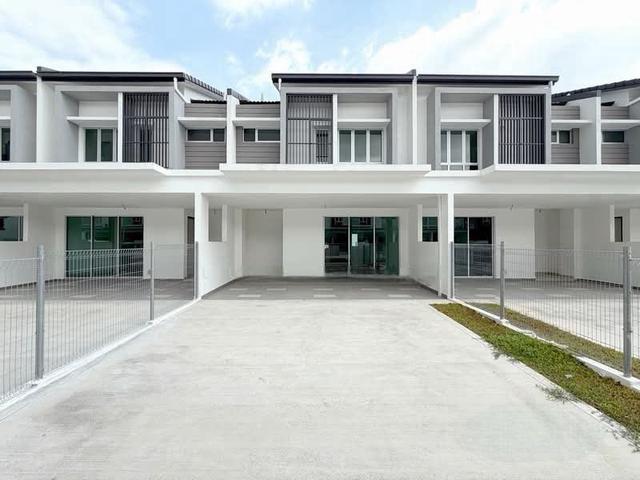 Terraced House for sale in Tanjong Sepat, Selangor