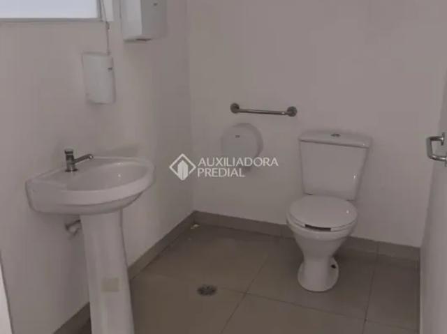 Ponto Comercial aluguel em Região Imediata de São Paulo, Região Metropolitana de São Paulo