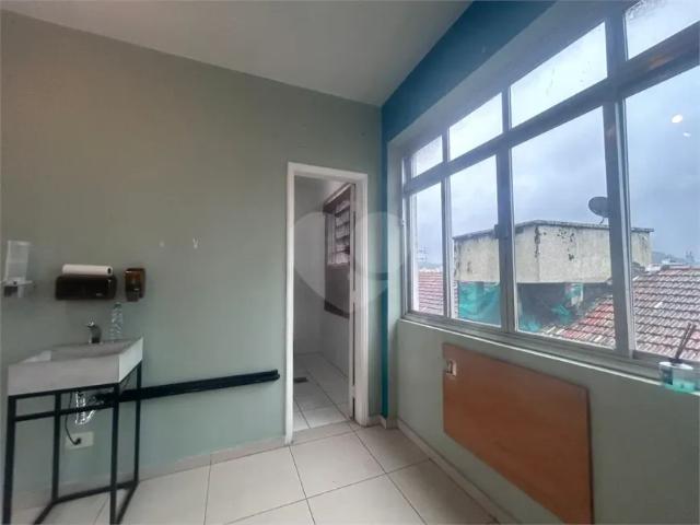 Ponto Comercial aluguel em Região Imediata de Santos, Região Metropolitana da Baixada Santista