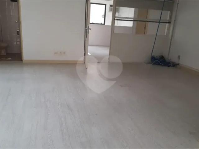 Ponto Comercial aluguel em Região Imediata de São Paulo, Região Metropolitana de São Paulo