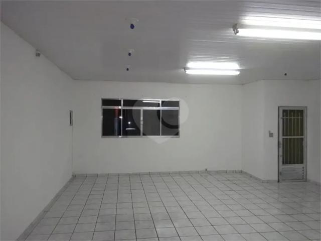 Ponto Comercial aluguel em Região Imediata de São Paulo, Região Metropolitana de São Paulo