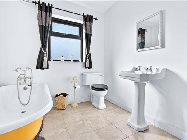 Detached House for sale in Moneygold, Connacht