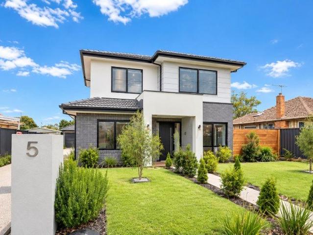 Townhouse for sale in Glenroy, Melbourne