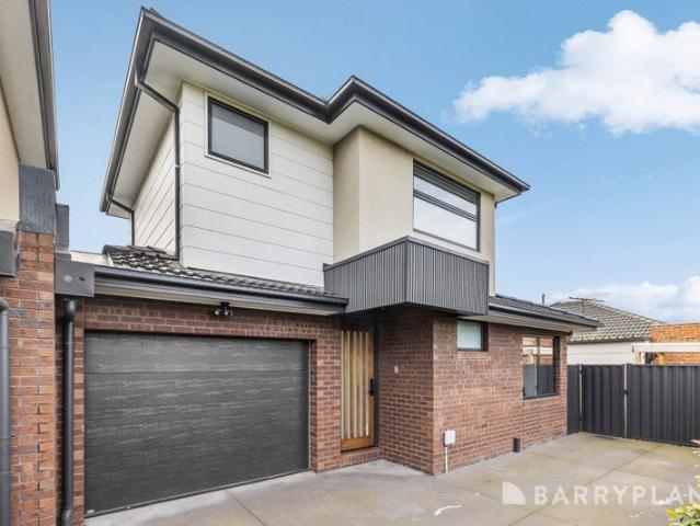 Townhouse for sale in Camerons Creek, Victoria