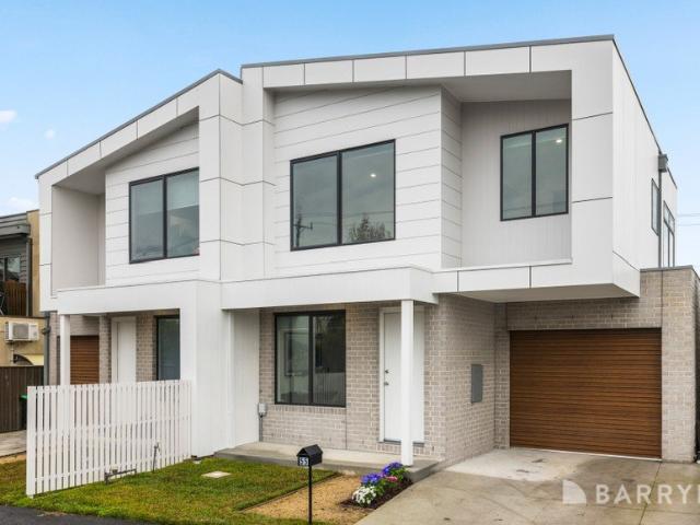 Townhouse for sale in Camerons Creek, Victoria