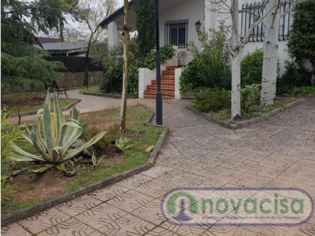 Casa en venta en Cadalso De Los Vidrios, Madrid