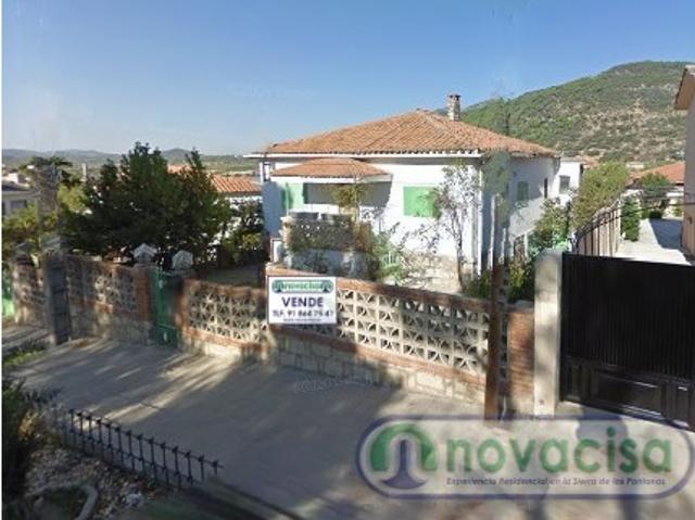 Casa en venta en Cenicientos, Madrid