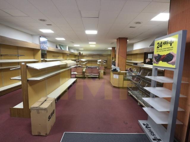 Local Comercial en venta en El Palais, Oviedo