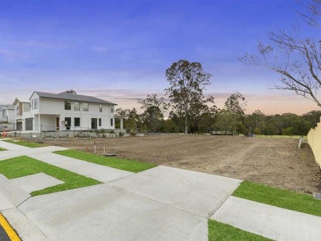 Cottage for sale in Emerald Park, City of Brisbane
