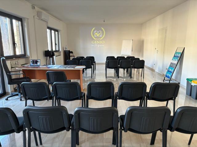 Ufficio in affitto a Municipio 2, Puglia