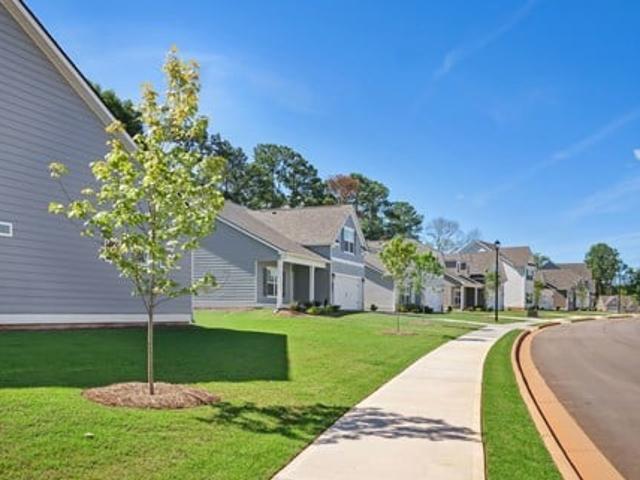 Townhouse for rent in Mcdonough