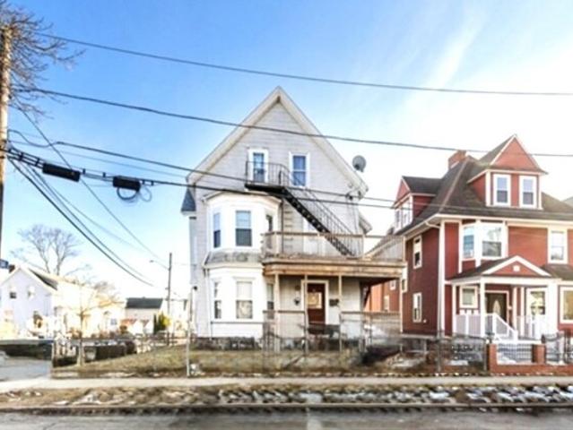 House for sale in Lynn, Essex County