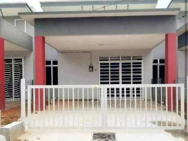Terraced House for sale in Malaka