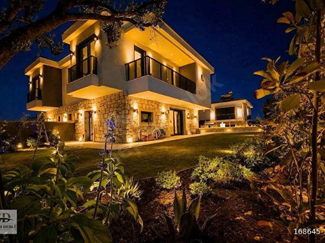 Çeşme, İzmir içerisinde satılık Villa
