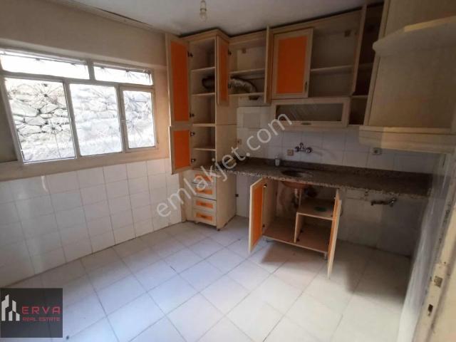 Karabağlar, İzmir içerisinde kiralık mülk