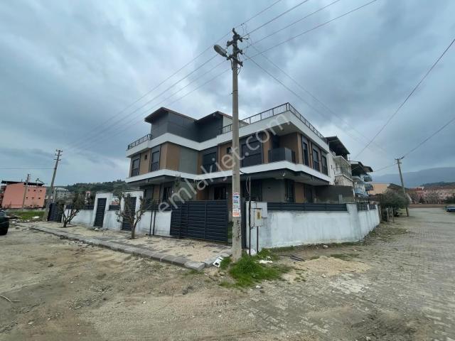 Salihli, Manisa içerisinde satılık Villa